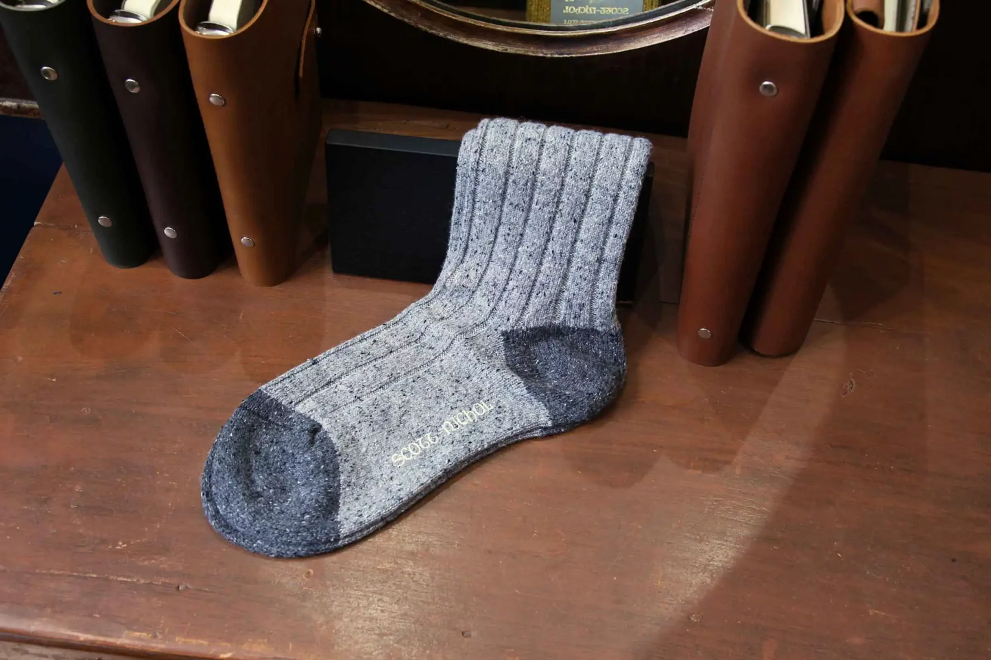 Thornam – Med grey